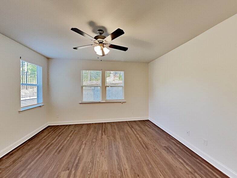 Building Photo - 258 Lake Vista Dr