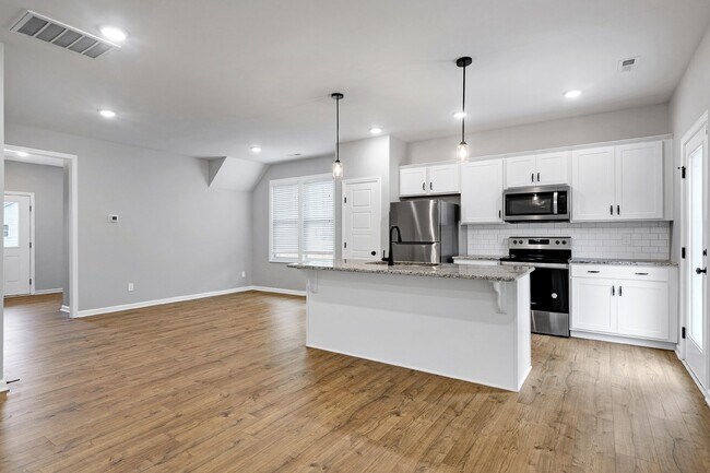 Building Photo - 38 Thunderhill, Clayton