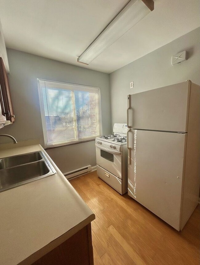 Building Photo - 3310 Stanhope Ave