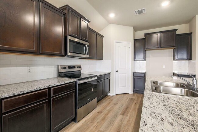 Building Photo - 401 Yemen Rd