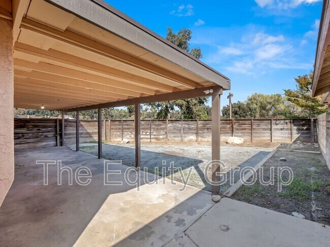 Building Photo - 1730 E Babcock Ave