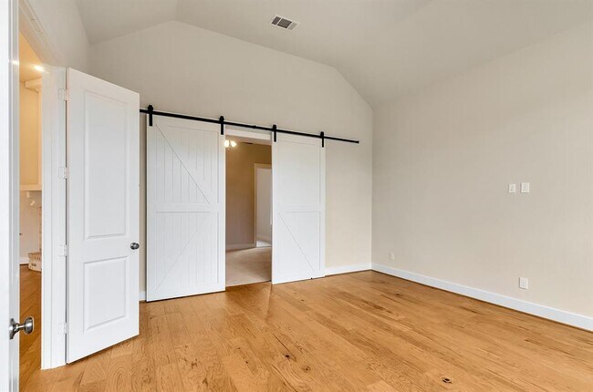 Building Photo - 279 Rivus Overlook Dr