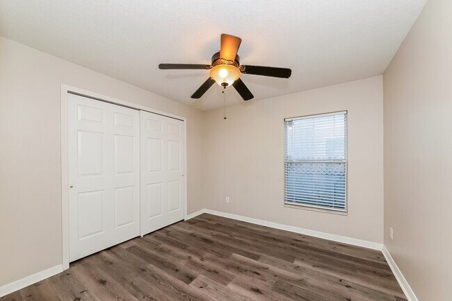 Building Photo - 406 Chimney Rock Dr