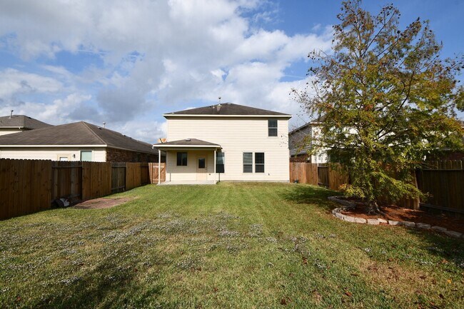 Building Photo - 20023 Linden Spruce Ln