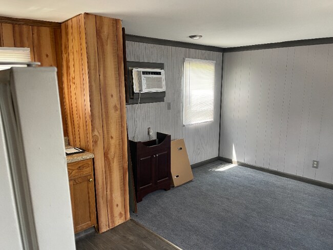 Primary Photo - 1210 E 148th Ave