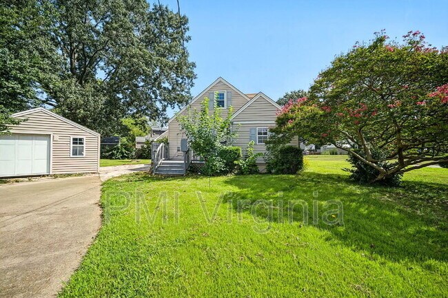 Building Photo - 2312 Calvin Ave