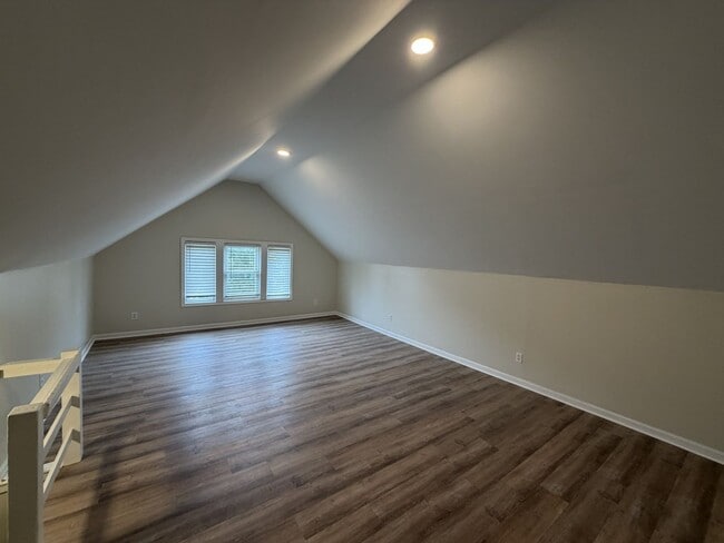 Building Photo - 4417 Eastway St