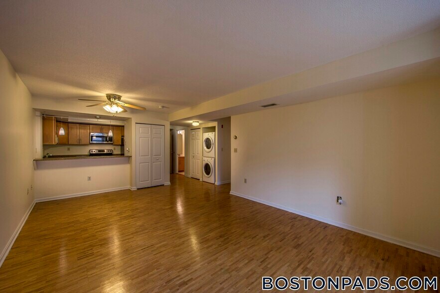 Building Photo - 345 Franklin St