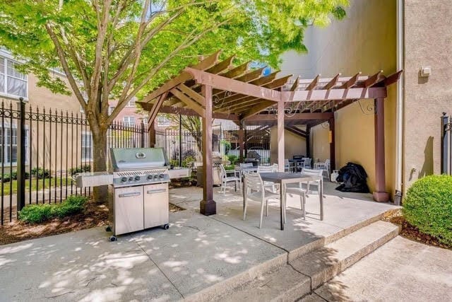 Building Photo - 800 Peachtree St NE