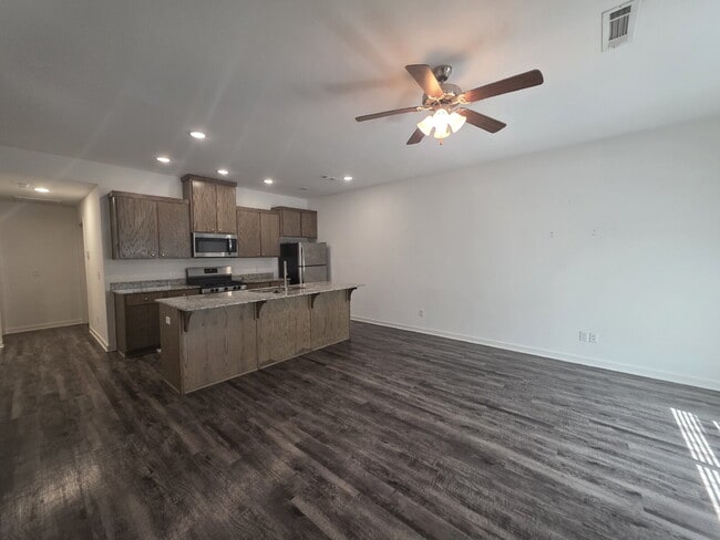 Building Photo - 320 Westbrook Ct