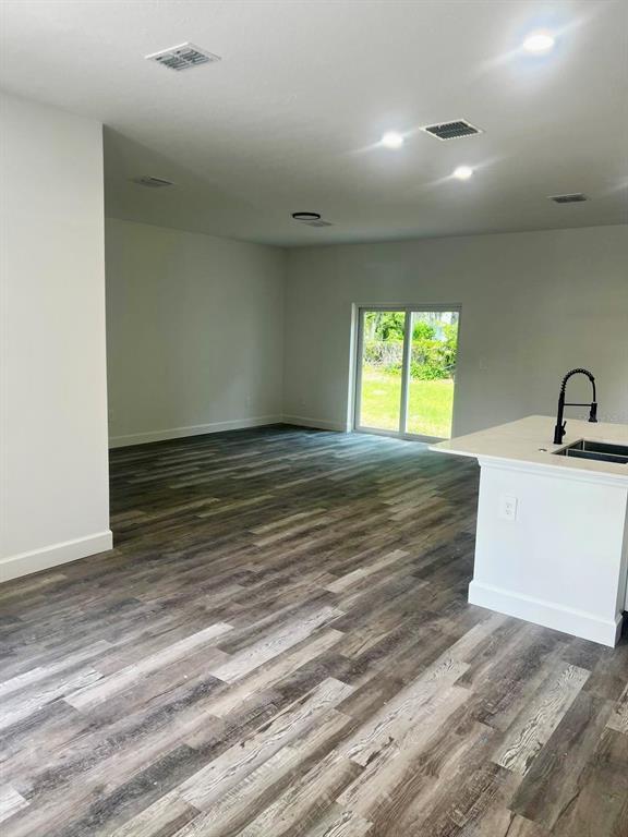 Building Photo - 1683 SW 3rd St