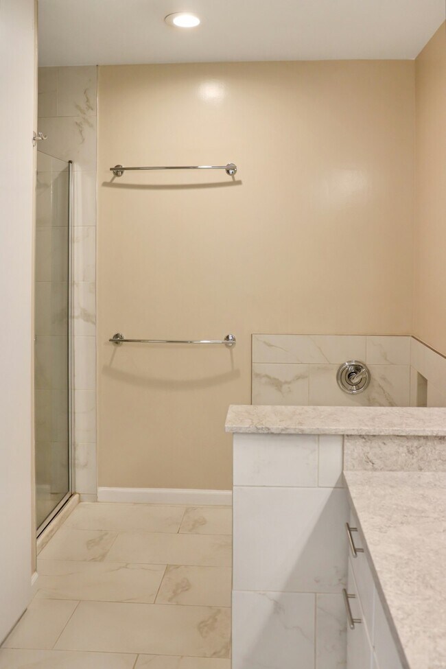 Building Photo - 99 Marinero Cir