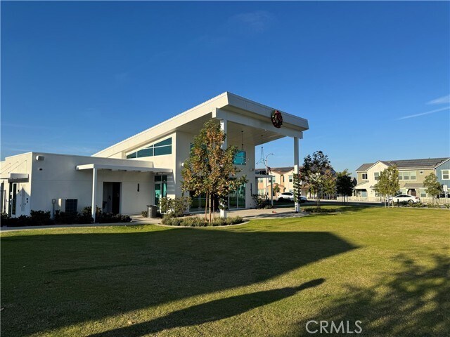 Building Photo - 4028 Summer Wy