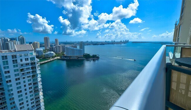 Building Photo - 1155 Brickell Bay Dr