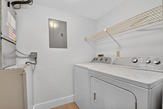 Building Photo - 4850 Sable Pine Cir