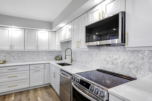 Building Photo - 300 Ocean Trail Way