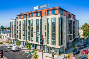 Building Photo - Aquatic Shattuck