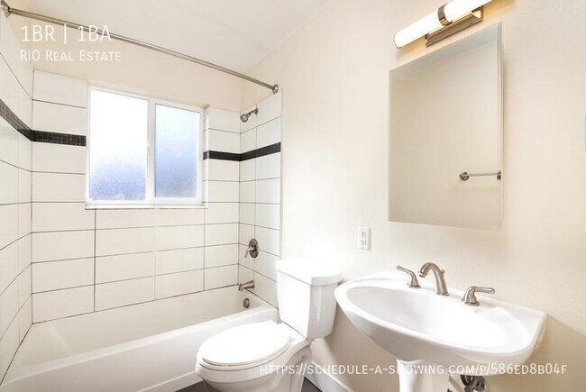 Building Photo - 910 N Washington St