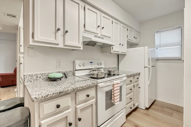 Building Photo - 11409 Springhollow Rd