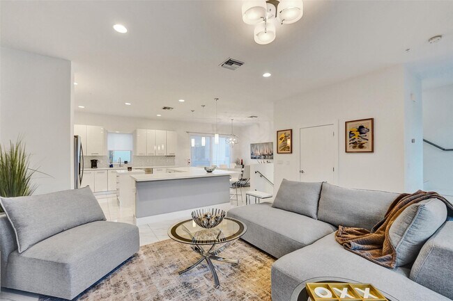 Building Photo - 1371 N Ocean Blvd