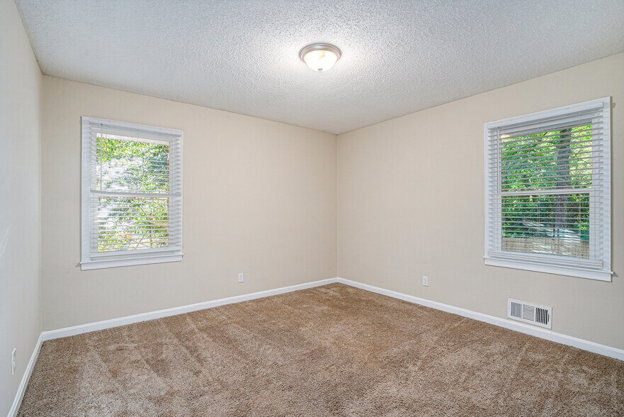 Building Photo - 2519 Brentwood Rd