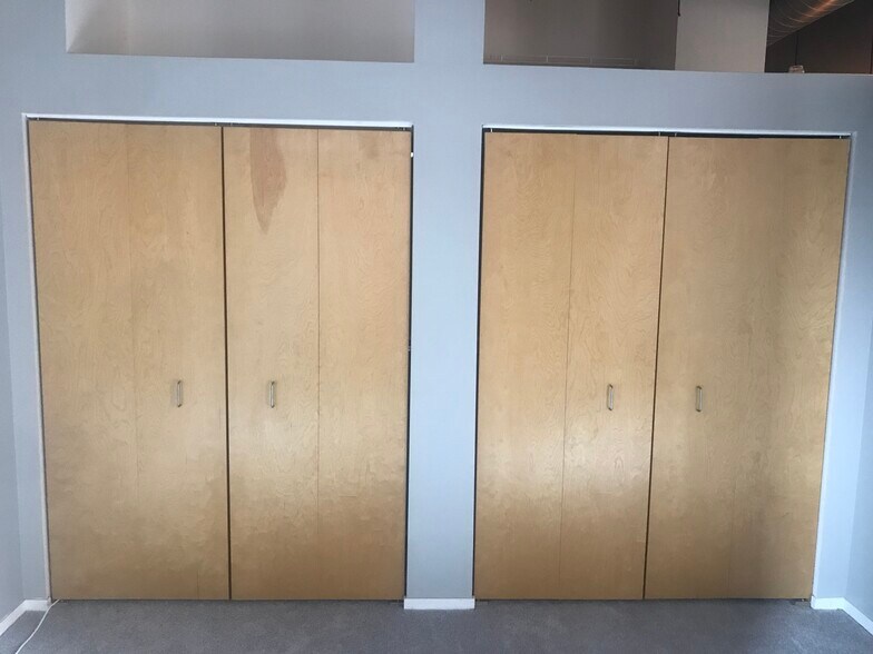 Guest bedroom closets - 1500 W Monroe St
