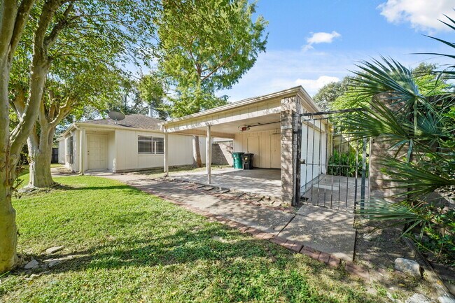 Building Photo - 16107 Grassy Creek Dr