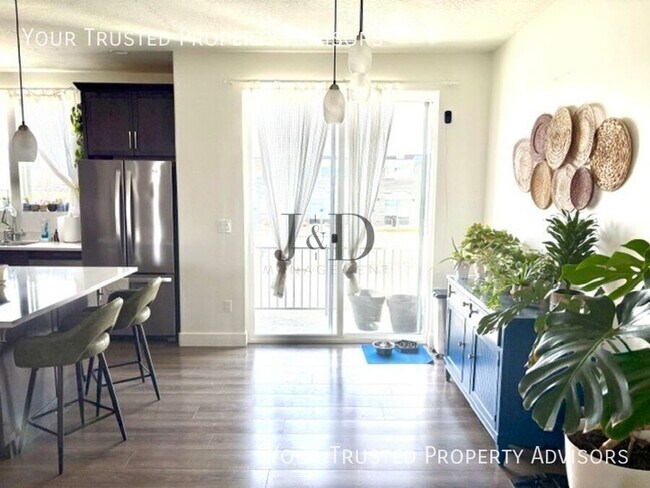 Building Photo - 5096 Putney Hill Rd