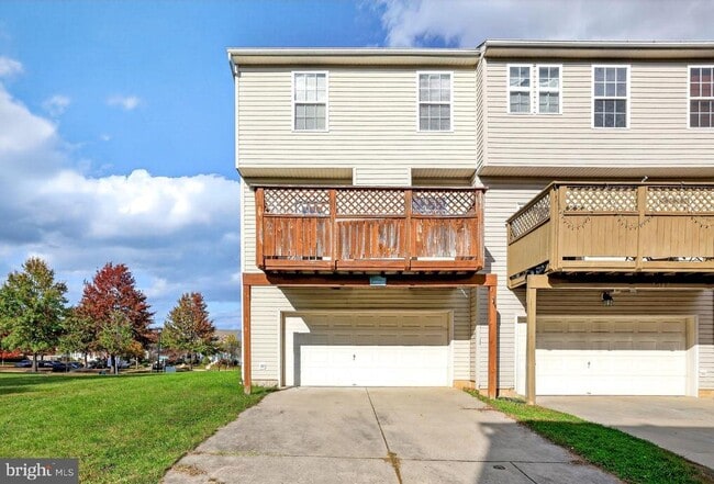 Building Photo - 5015 Leasdale Rd