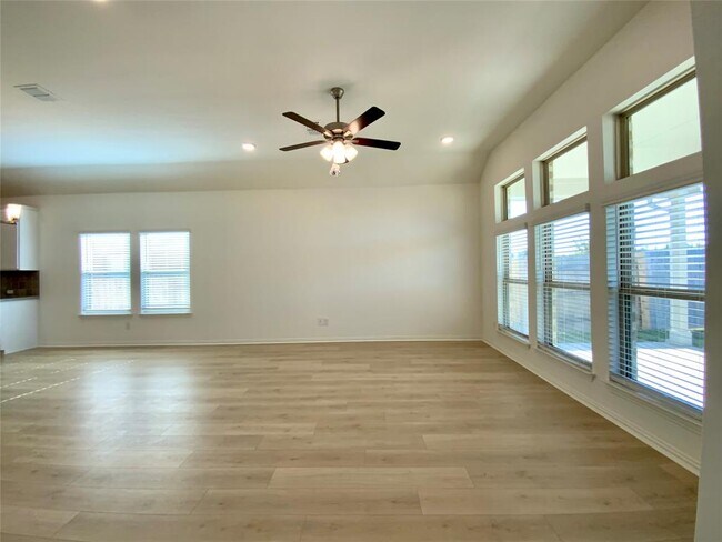 Building Photo - 247 Du Bois Ln