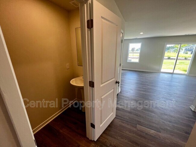 Building Photo - 6014 Tavener Dr