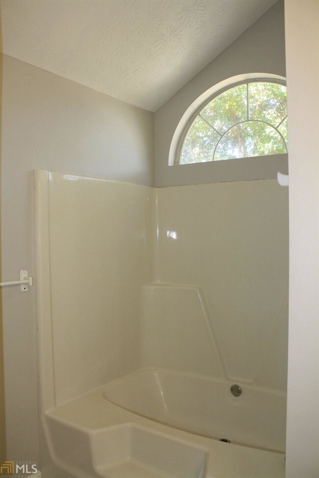 Building Photo - 827 Sweetwater Way