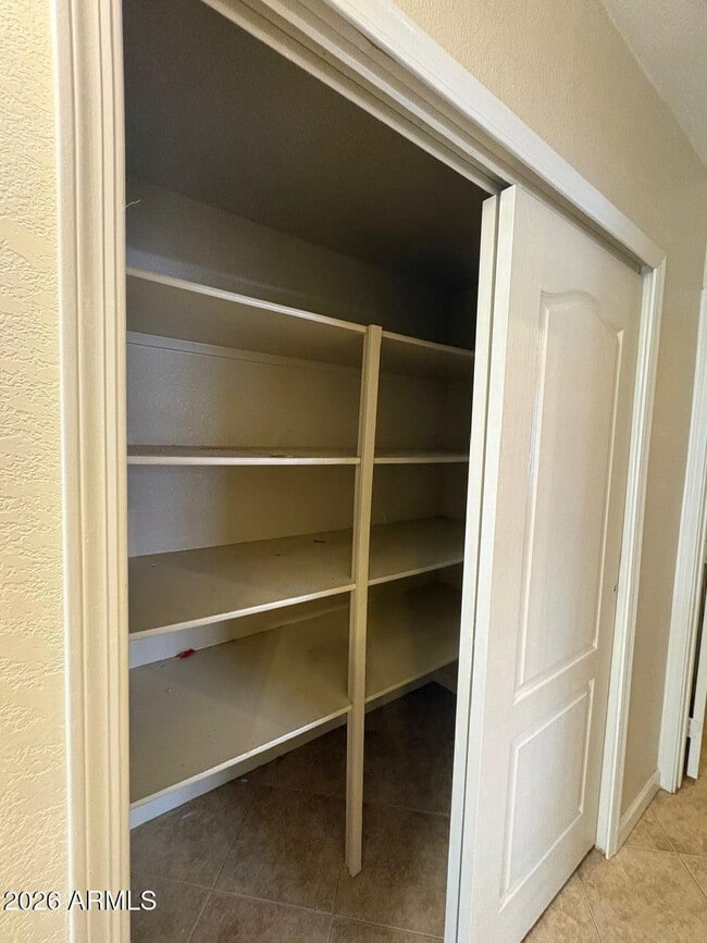 Building Photo - 1913 E Marquette Dr