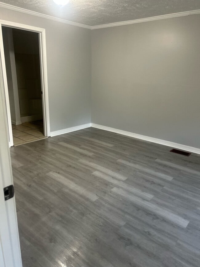 Building Photo - 408 S Foster Dr