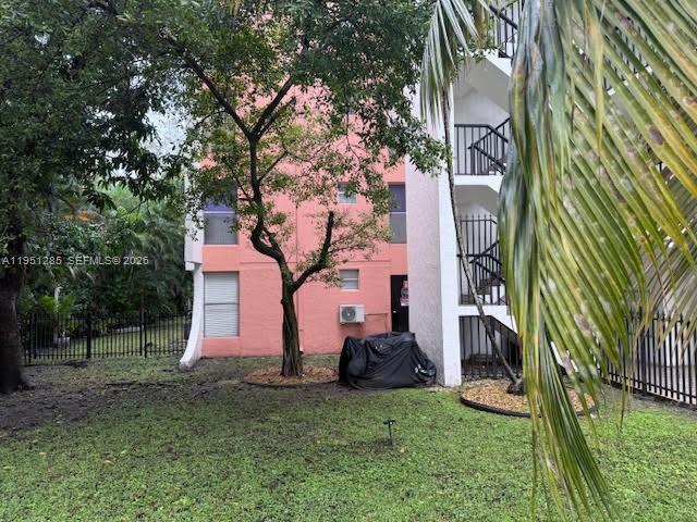 Building Photo - 2160 SW 16th Ave