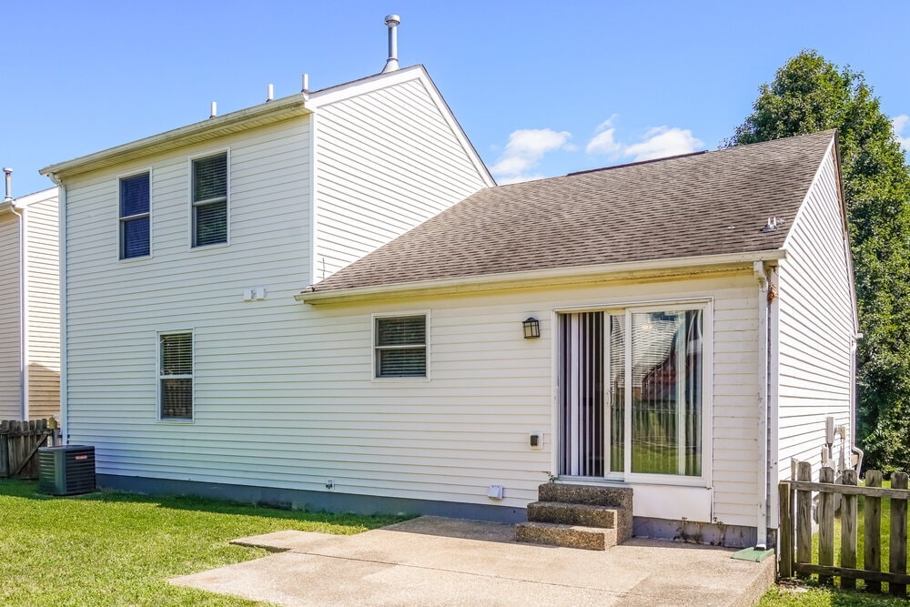 Building Photo - 5215 Oldshire Rd