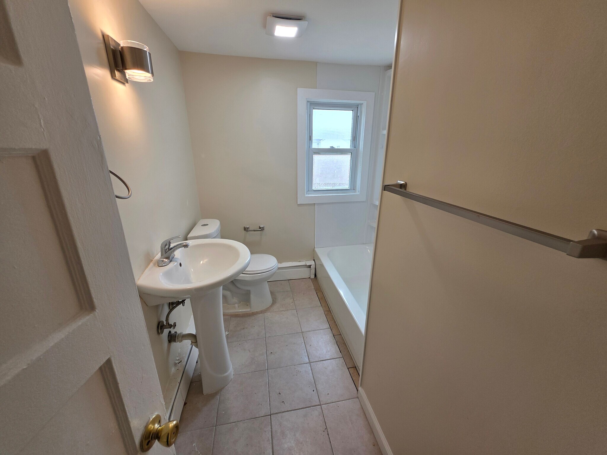 Bathroom - 2092 US Highway 1