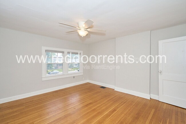 Building Photo - 4704 N College Ave
