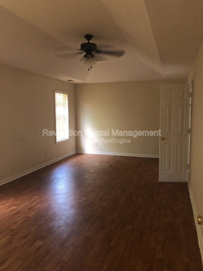 Building Photo - 2489 Tolliver Dr