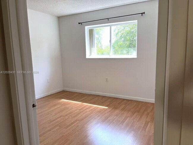 Building Photo - 8260 SW 149th Ct