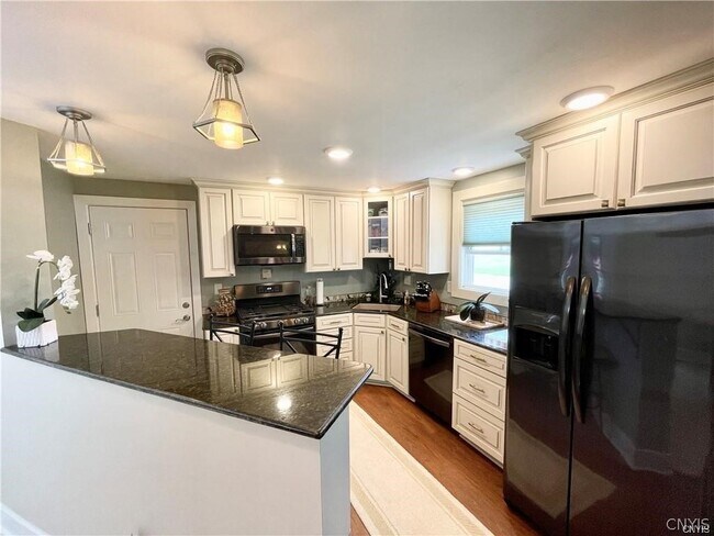 Building Photo - 8423 Bubbling Springs Dr
