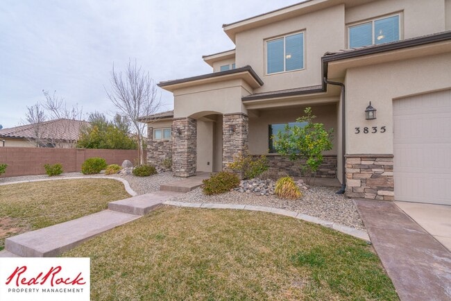Building Photo - Pet Friendly 4 Bedroom Little Valley Home ...