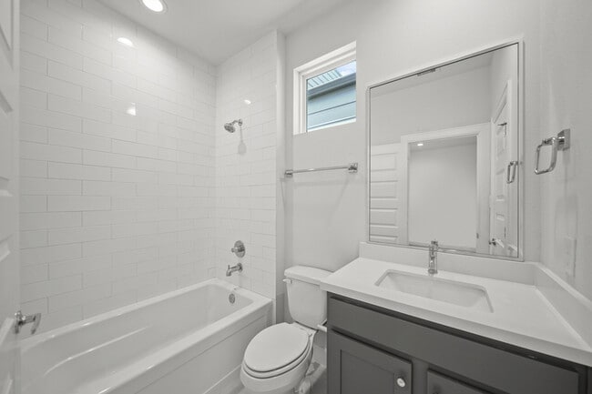 Building Photo - 3006 Charline