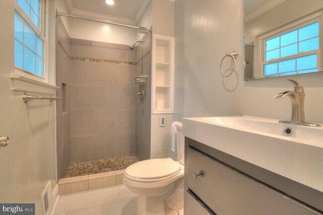 Building Photo - 2405 Earlsgate Ct