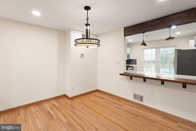 Building Photo - 2410 Alsop Ct