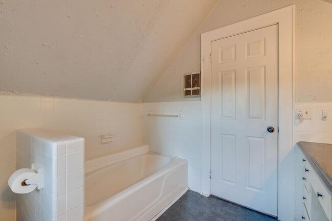 Building Photo - Coming Soon!! Charming 3 bed 2 Bath | Sunroom + Garage + Patio | Summer Special !