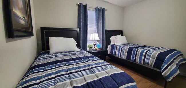 Building Photo - Great new construction fully furnished and...