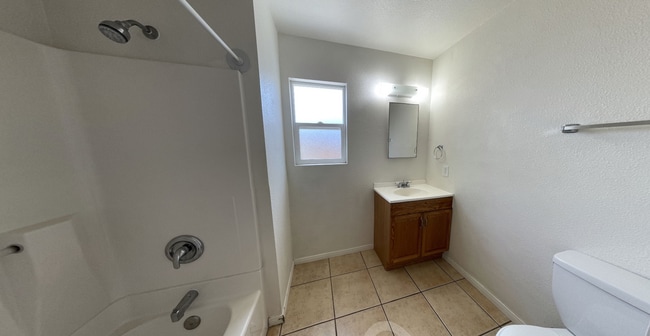 Building Photo - Private Turfed Yard! Large 5 Bed / 3 Bath House on Dorothy (Lease out, pending signatures. Check ...