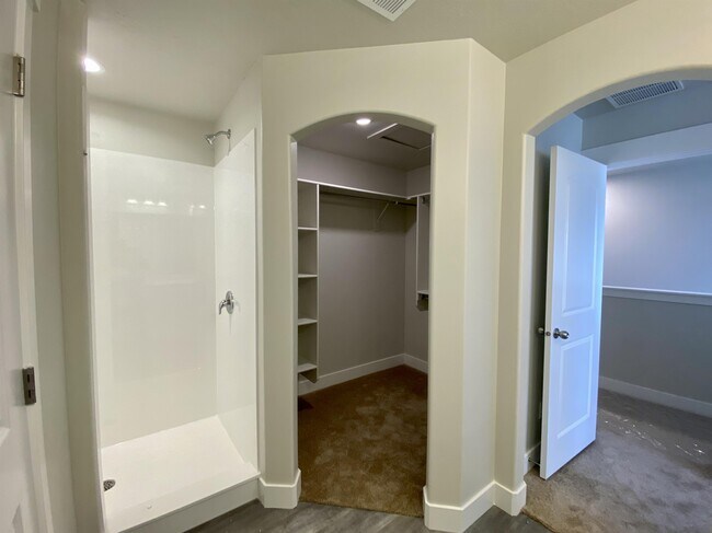 Building Photo - 13926 S Champlin Peak Dr