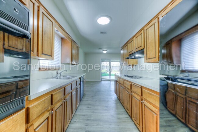Building Photo - 7510 E 53rd Pl